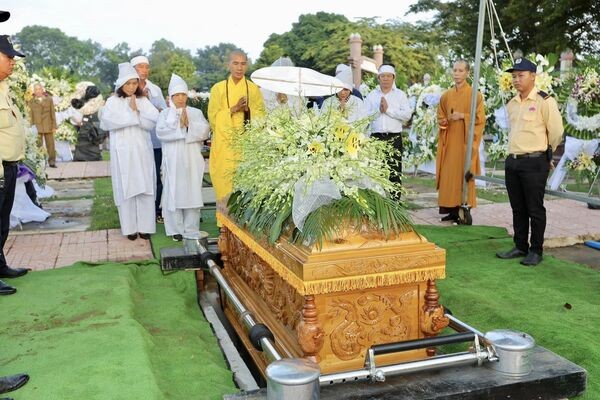 Vai trò và ý nghĩa của lễ an táng trong văn hóa Việt Nam