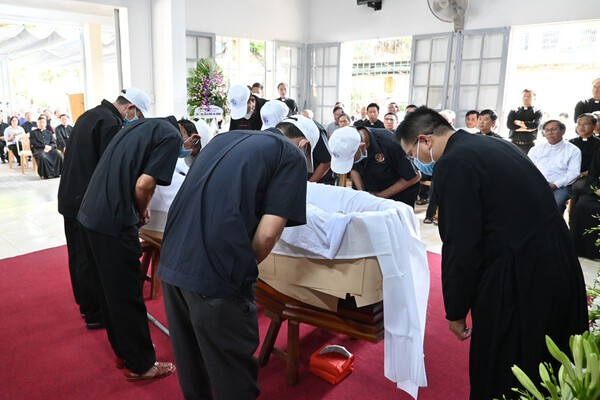 Nghi thức nhập liệm chứa đựng nhiều tầng ý nghĩa về tâm linh, văn hóa và nhân văn