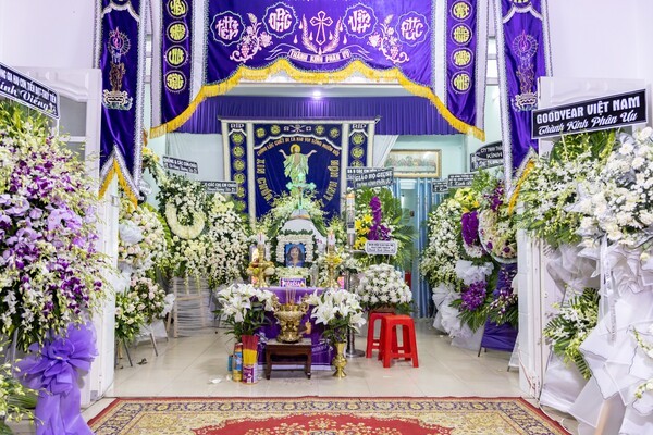 Việt Nam có nhiều nghi lễ mai táng theo tôn giáo khác nhau